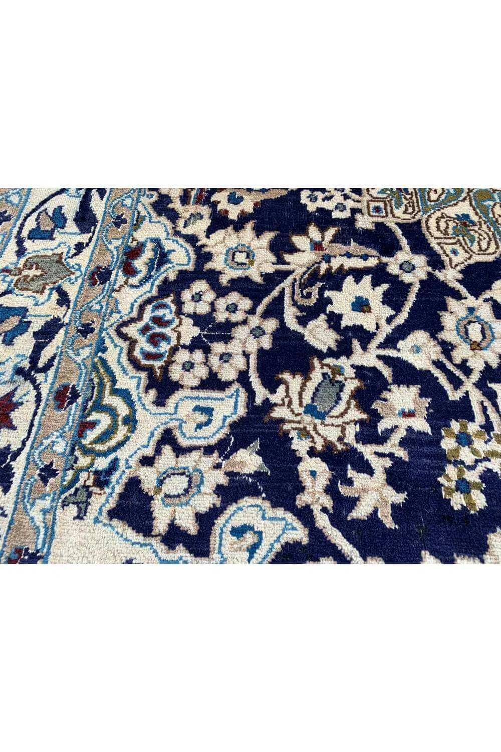 Amazing Hand Knotted Vintage Naeen Wool Area Rug 6.7 x 3.11 Ft