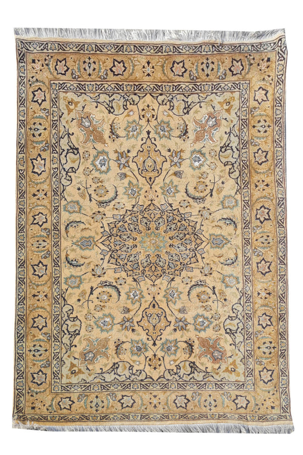 Authentic Hand Knotted Vintage Tabreez Wool Area Rug 4.9 x 3.4 Ft (1756 Ger-4)