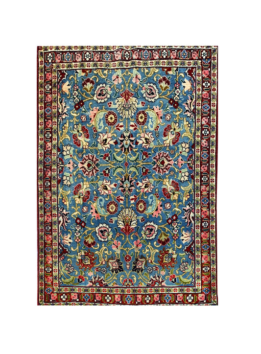 Amazing Hand Knotted Vintage Turkish Wool Area Rug 5.9 x 4.3 Ft