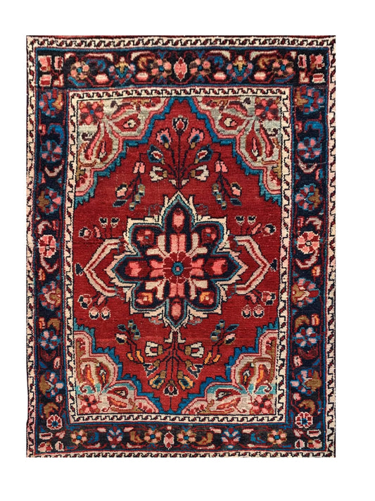 Amazing Hand Knotted Vintage Hamidoun Wool Area Rug 4.7 x 3.3 Ft
