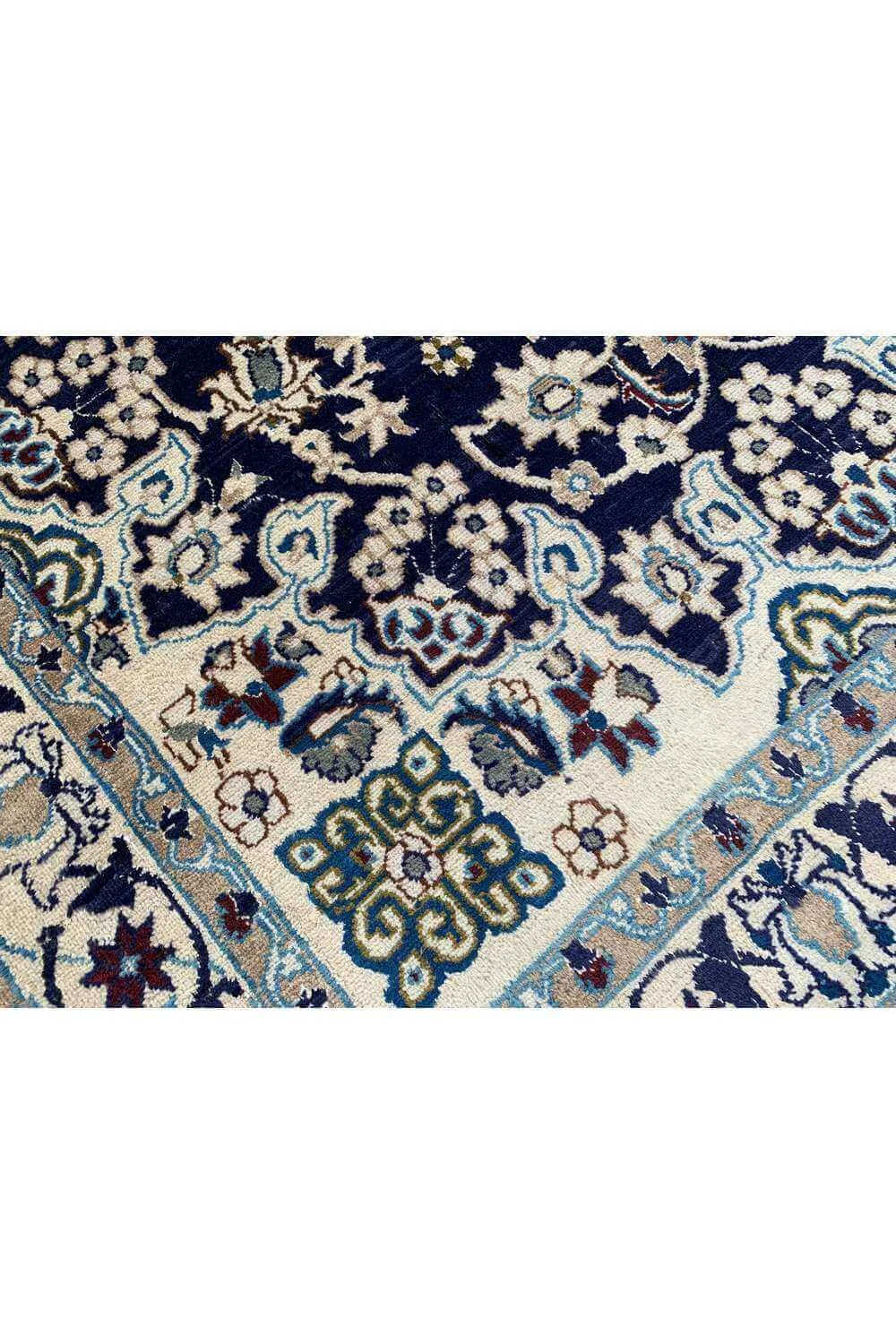 Amazing Hand Knotted Vintage Naeen Wool Area Rug 6.7 x 3.11 Ft