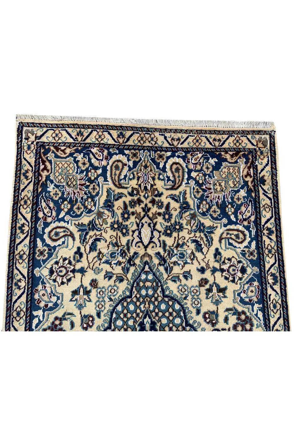 Amazing Hand Knotted Vintage Naeen Wool Area Rug 4.6 x 2.9 Ft