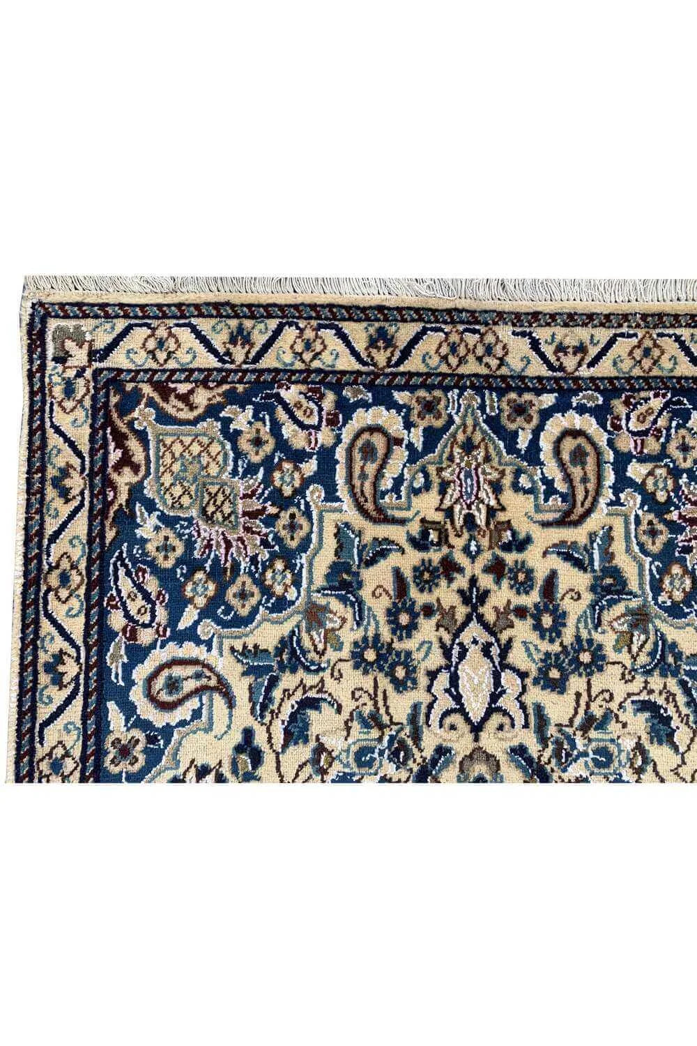 Amazing Hand Knotted Vintage Naeen Wool Area Rug 4.6 x 2.9 Ft