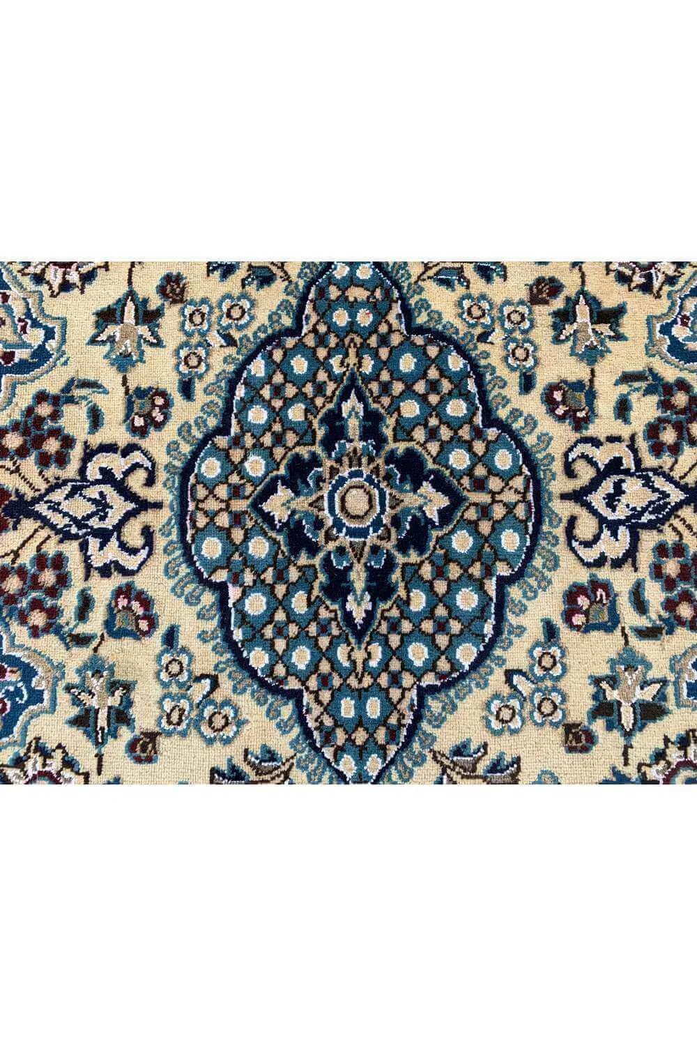 Amazing Hand Knotted Vintage Naeen Wool Area Rug 4.6 x 2.9 Ft