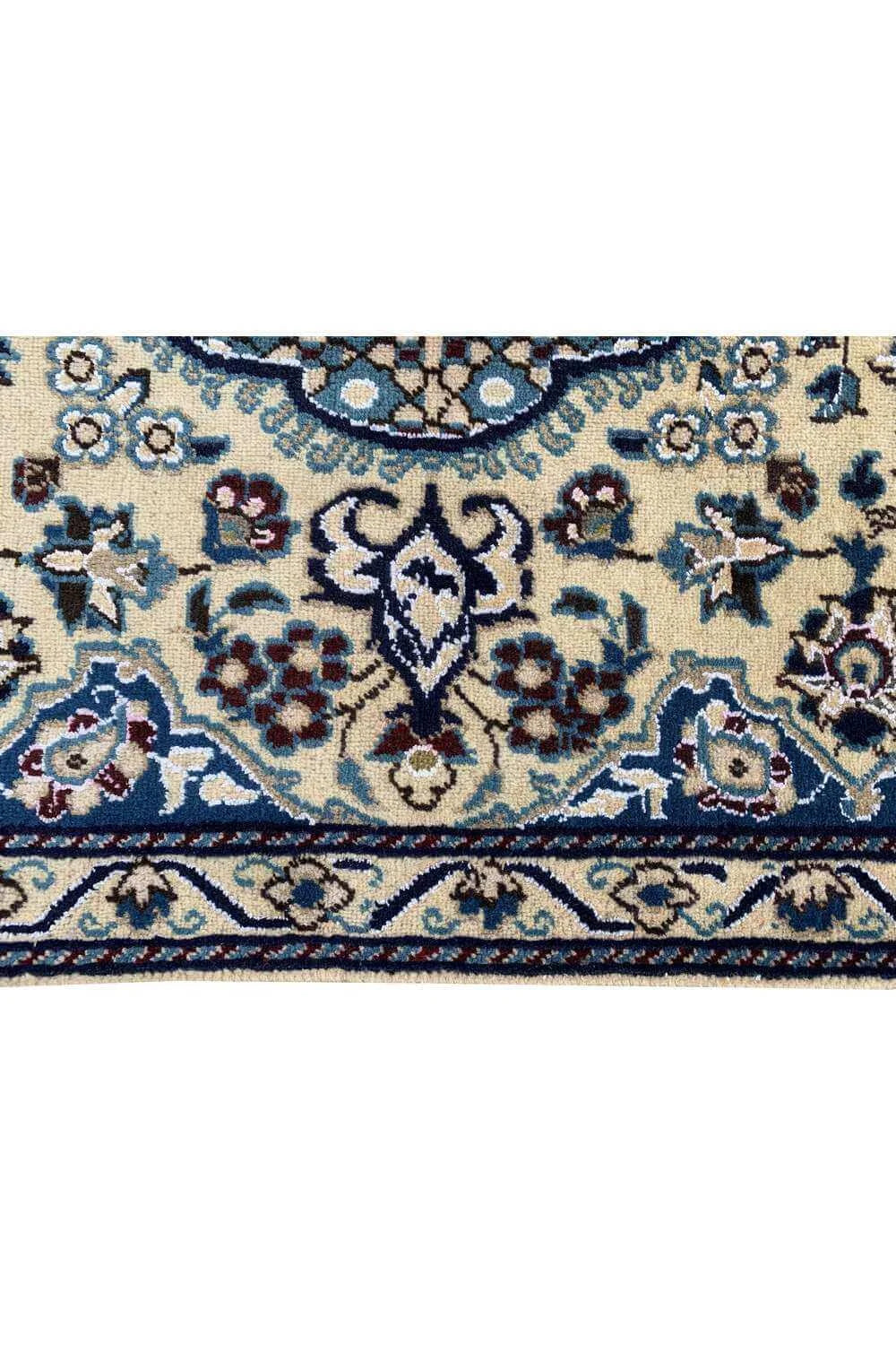 Amazing Hand Knotted Vintage Naeen Wool Area Rug 4.6 x 2.9 Ft