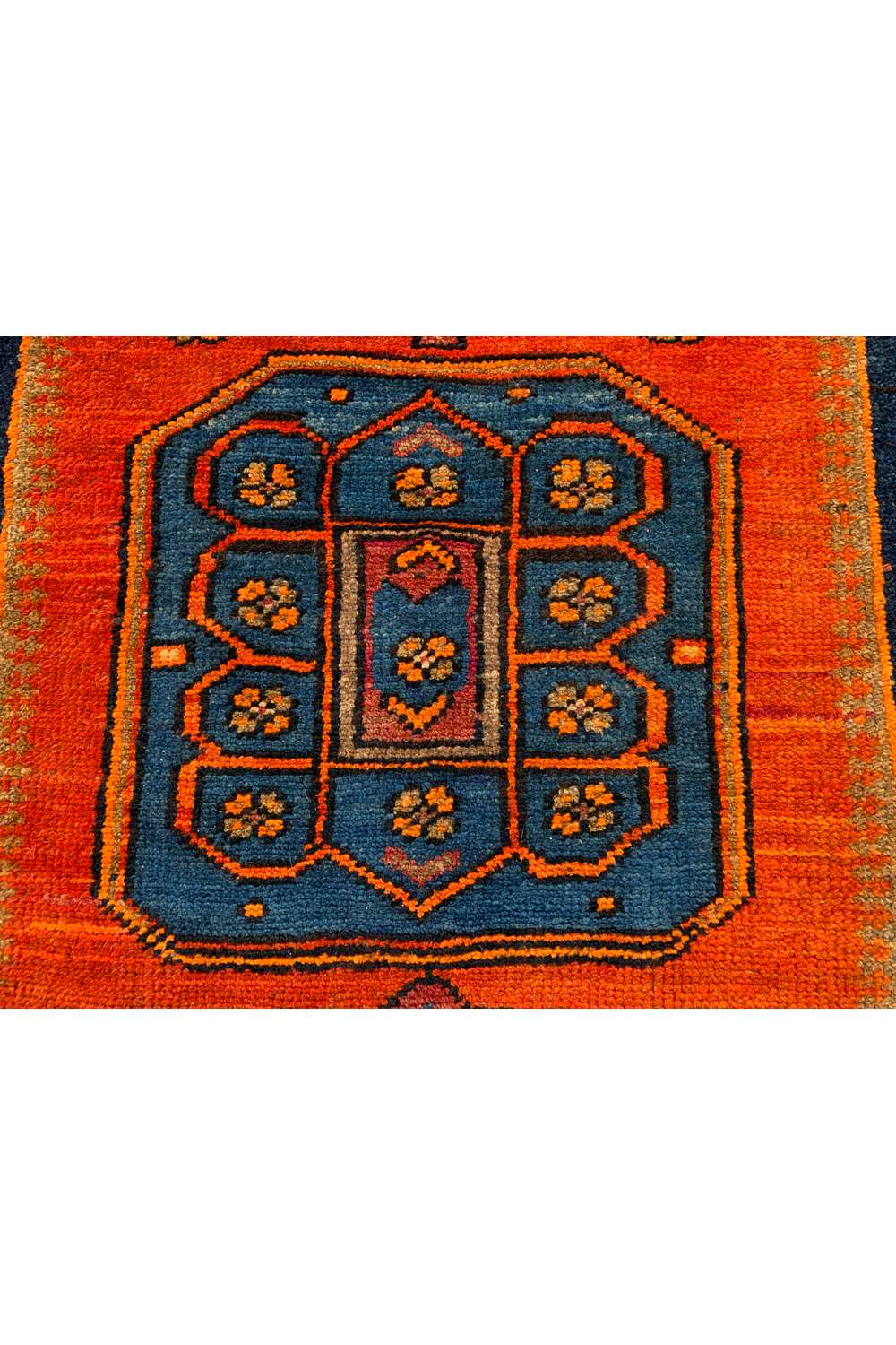 Amazing Hand Knotted Antique Wiss Baghtiyaar Wool Area Rug 6.3 x 3.10 Ft