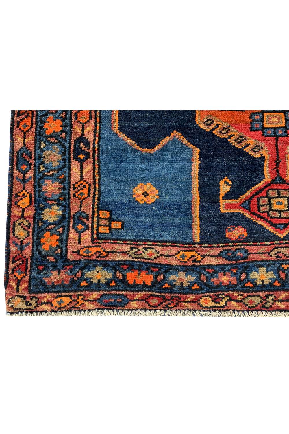 Amazing Hand Knotted Antique Wiss Baghtiyaar Wool Area Rug 6.3 x 3.10 Ft