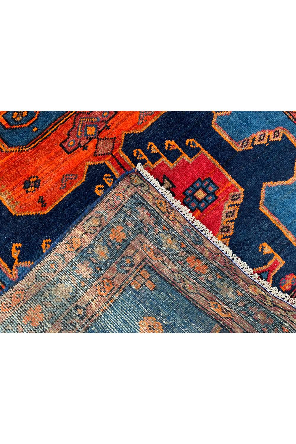 Amazing Hand Knotted Antique Wiss Baghtiyaar Wool Area Rug 6.3 x 3.10 Ft