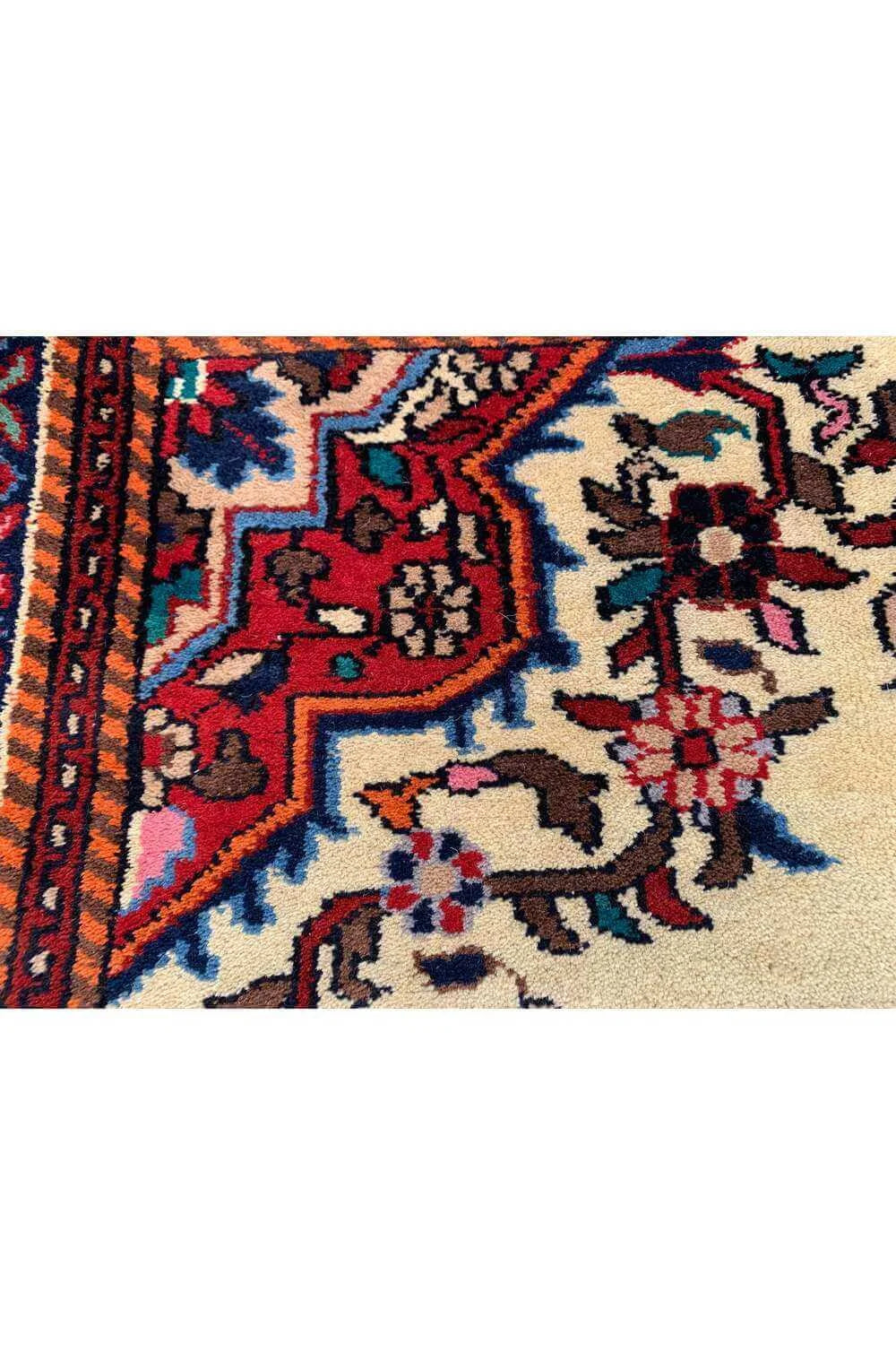 Amazing Hand Knotted Vintage Baghtiyaar Wool Area Rug 6.1 x 3.0 Ft