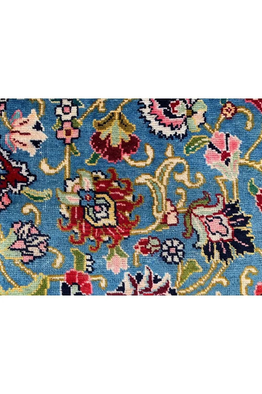 Amazing Hand Knotted Vintage Turkish Wool Area Rug 5.9 x 4.3 Ft